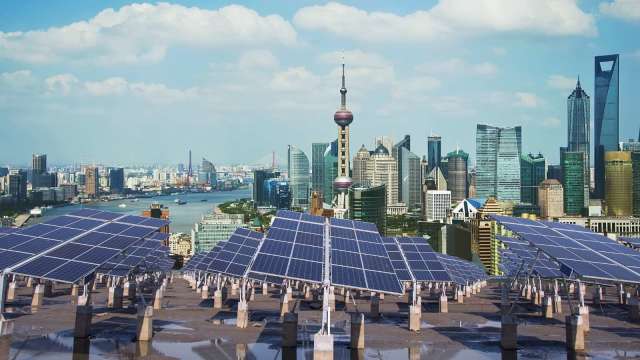 大咖競相降價，投資人擔憂中國太陽光電產能過剩。（圖：Shutterstock）