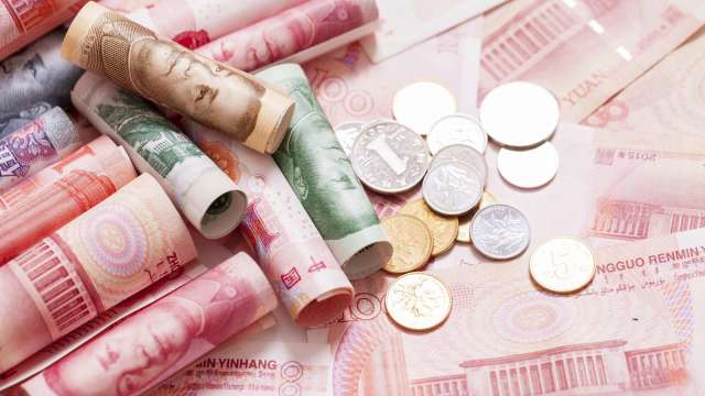 中國多家股份制銀行可望跟隨國有銀行腳步，下周一宣布調降存款利率。（圖：Shutterstock）