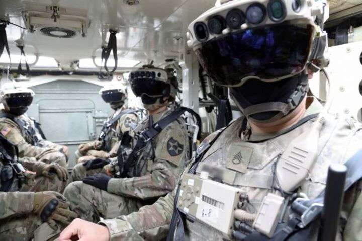 微軟戰鬥用AR眼鏡，圖取自US Army