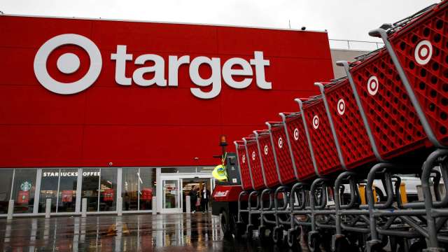 Target在全美门市联手星巴克推路边取货服务。（图：REUTERS/TPG）(photo:CnYes)