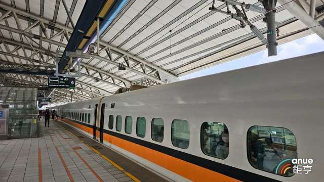 台灣高鐵估8月中下旬周末的旅運人潮將持續增加。(鉅亨網記者王莞甯攝)