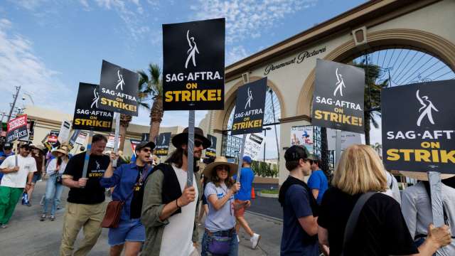 好萊塢編劇工會即將停止罷工 大型媒體企業股價反彈。（圖：REUTERS/TPG）