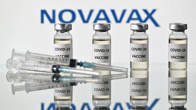 終於趕上！Novavax更新版新冠疫苗獲FDA核准 股價漲逾8% (圖片:AFP)