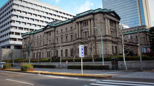 日銀總裁：實現可持續2%通膨目標有進展 達成前將維持政策不變(圖:shutterstock)