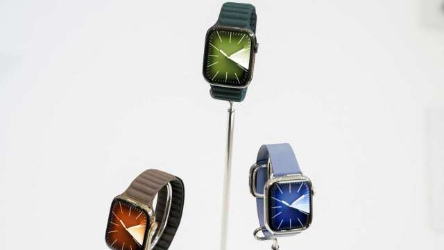 Apple Watch涉血氧專利糾紛 醫技商：願與蘋果和解 但一個巴掌拍不響 (圖:REUTERS/TPG)