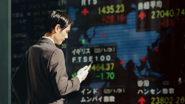 日本股市盤中飆上33年來新高。（圖：Shutterstock）