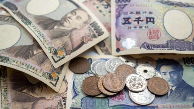 日本薪資成長大幅放緩 不利央行貨幣政策「正常化」預期(圖:shutterstock)