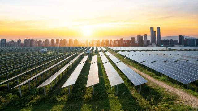 去年全球全球再生能源發電容量激增50%。（圖：Shutterstock）