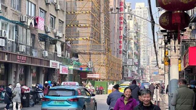 電視劇《繁花》熱播！「黃河路」再現30年前大客流。(圖: 界面新聞)