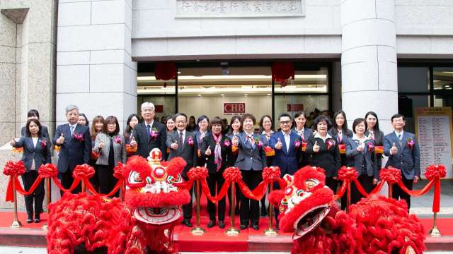 彰化銀行首件綠建築都更案完工 北門分行開幕。(圖：彰銀提供)