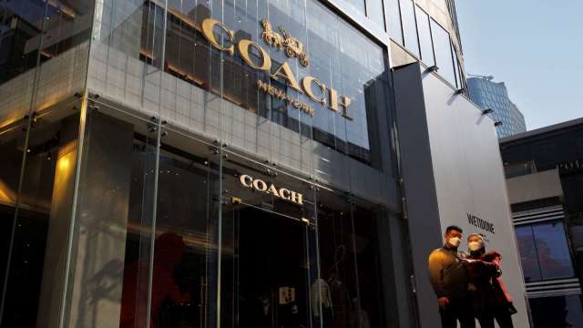 Coach母公司Tapestry調降全年銷售預期。（圖：REUTERS/TPG）