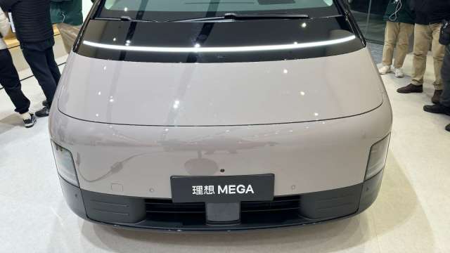 理想今年初推出首款純電動車MEGA。（圖：Shutterstock）