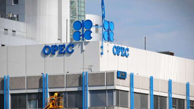 OPEC+同意將集體性減產延長至2025年底。（圖：Shutterstock）