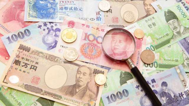 〈台幣〉熱錢出走連2日重貶 收32.627元探逾2個月新低。(圖：shutterstock)