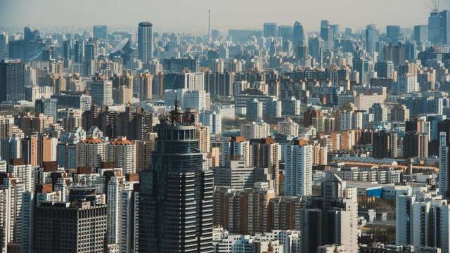 陸建商上半年財報13家有11家虧損 多數是國企和央企（圖：Shutterstock）