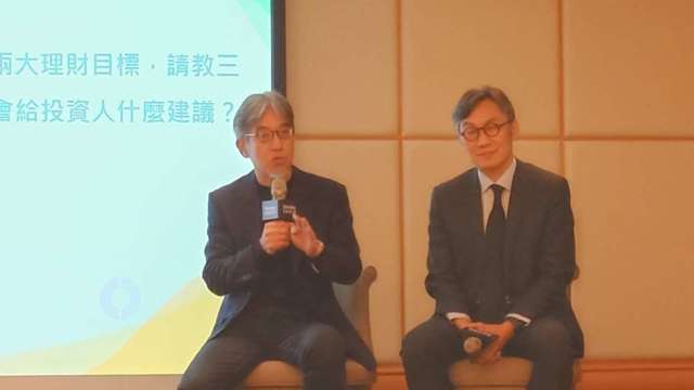 LINE Bank 總經理黃以孟（左）: 5 年轉虧為盈的目標不變 (鉅亨網記者張韶雯攝)