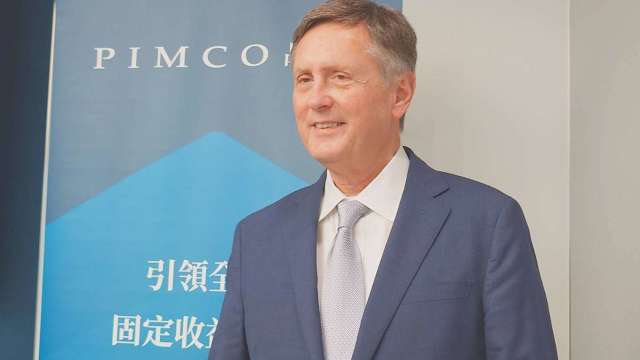 PIMCO董事總經理暨全球經濟顧問Richard Clarida建議投資人重新審視「股票 60% 與債券 40%」的資產配置 （鉅亨網記者張韶雯攝）