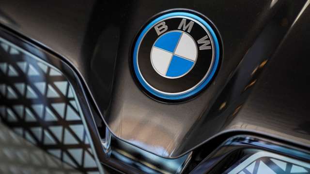 BMW首次超車特斯拉 登上歐洲7月電動車銷量冠軍寶座(圖：REUTERS/TPG)