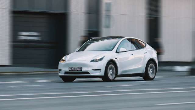 特斯拉傳將於2025年底 在中國生產6人座Model Y(圖:shutterstock)