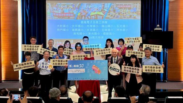 義隆攜手供應商推動公益大串連 點亮新竹縣市30校。(業者提供)