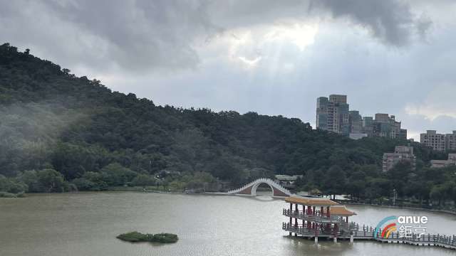 內湖大湖公園周邊房價己站穩8字頭。(鉅亨網記者張欽發攝)