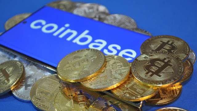 Coinbase第三季獲利下滑 盤後股價聞訊暴跌7% (圖：shutterstock)