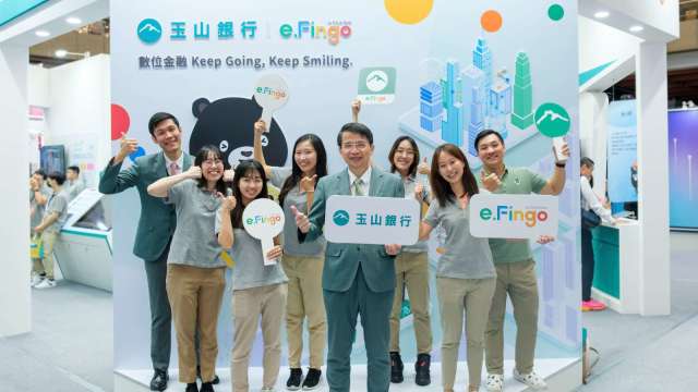 FinTech Taipei 2024 台北金融科技展，玉山首度公開展出大型語言模型、生成式AI、圖資料(Graph)等多種AI技術的金融應用，圖中為銀行數位暨客群處處長溫學華。(圖:玉山金提供)