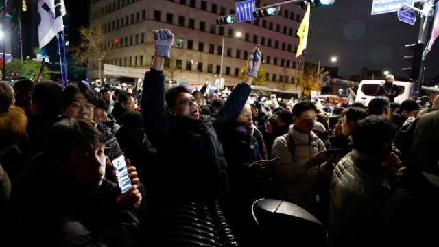 南韓國會緊急舉行會議 190名議員投贊成票推翻戒嚴令(圖：REUTERS/TPG)