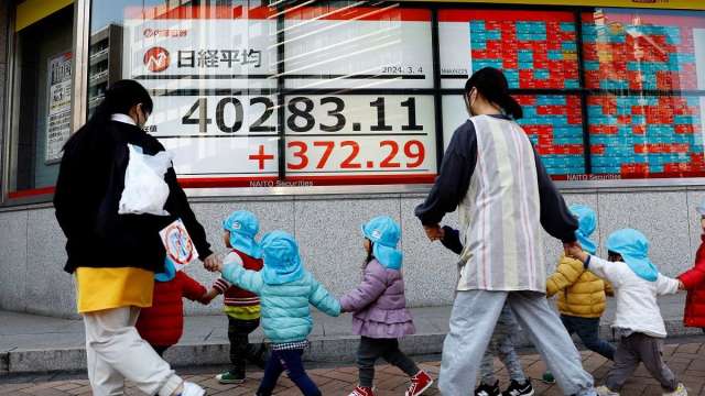 〈日股收盤〉出口類股領漲 日經睽違5個月站回4萬點。（圖：REUTERS/TPG）