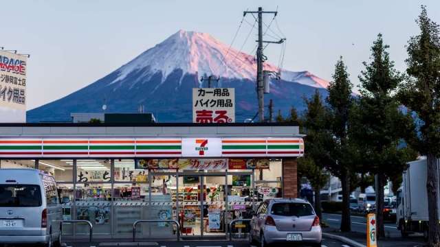 日本經濟大臣：7-11母公司收購案涉及「國家安全」。(圖:shutterstock)