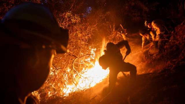 美國洛杉磯北部爆發新野火 逾3.1萬人被要求撤離(圖:REUTERS/TPG)