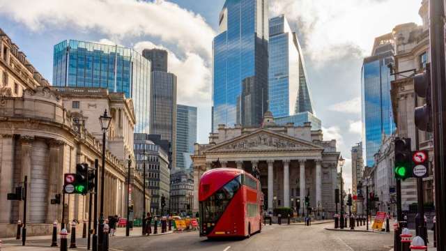 英國1月通膨意外高升 打亂央行降息腳步。(圖:shutterstock)