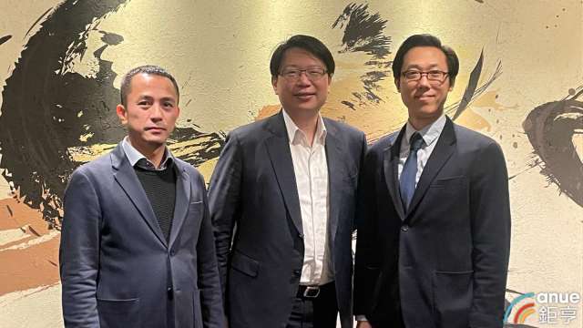 TMSC共同創辦人Tỉnh Hoàng(左)、安盛生董事長陳彥宇(中)、TMSC共同創辦人Hung Tran(右)。(鉅亨網記者劉玟妤攝)