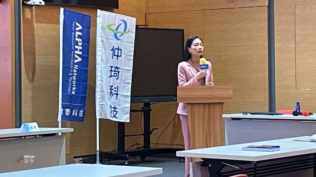 仲琦整合網通集團綜效 Wi-Fi 7與DOCSIS 4.0成新成長動能。圖為董事長黃文芳。(鉅亨網記者吳承諦攝)