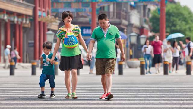 腰圍太大，體重超重！中國國家衛健委出手。（圖：Shutterstock）