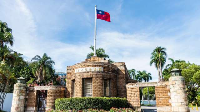 國立台灣大學排名下降,從去年的第26名降至第30名。(圖:Shutterstock)