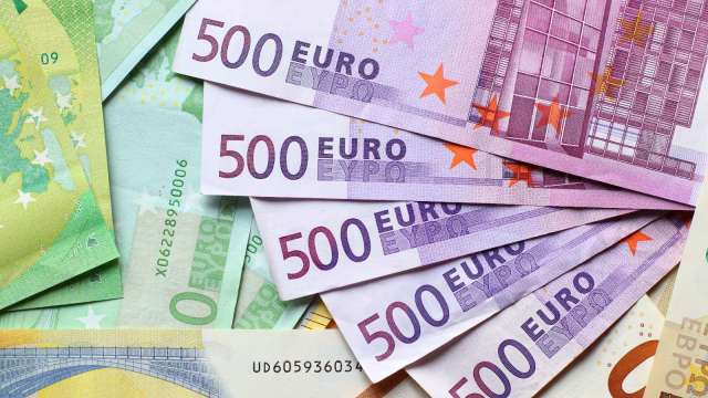 美元遭拋售走跌 分析師持續看好日元、瑞郎及歐元、英鎊(圖:shutterstock)
