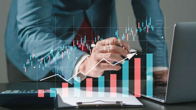 台股4月暴跌暴起 月線拉出近3000點下影線 外資全月賣超613億元 。(圖:shutterstock)