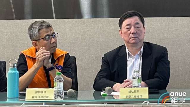 盛弘醫藥總經理劉慶文(右)、躍獅健康總經理楊坤璋(左)。(鉅亨網記者劉玟妤攝)