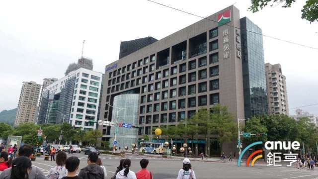 信義房屋連續11年獲公司治理評鑑前5% 。(鉅亨網記者張欽發攝)
