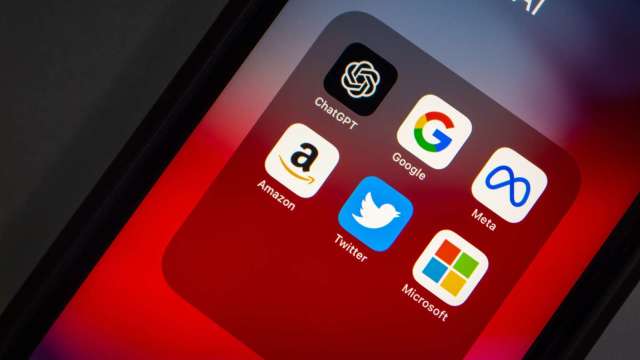 AI圈爆大醜聞,研究揭Meta、Google、OpenAI在Chatbot Arena上「作弊」。(圖:Shutterstock)