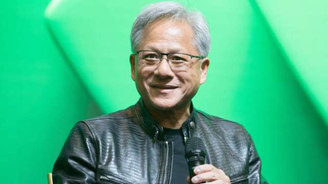輝達執行長黃仁勳十年來首度獲得調薪(圖:Shutterstock)