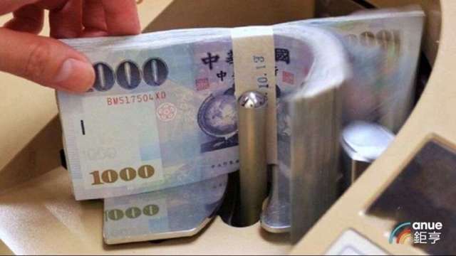 新台幣以31.064元作收,升值9.53角。(鉅亨網資料照)