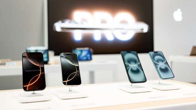 今年輕薄款、明年折疊機 蘋果醞釀iPhone重大變革。(圖:shutterstock)