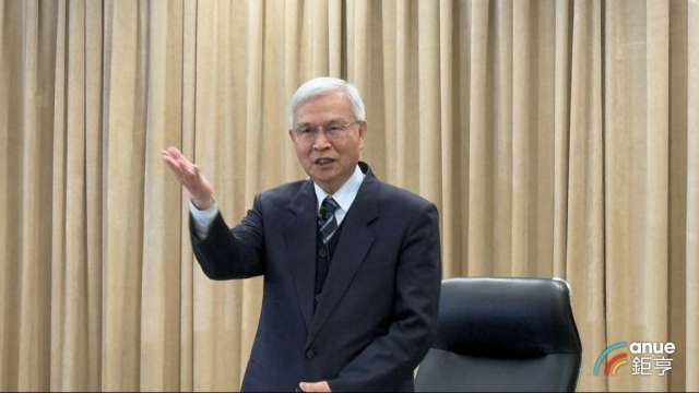 楊金龍認為新台幣匯率過度波動不好。(鉅亨網記者王莞甯攝)