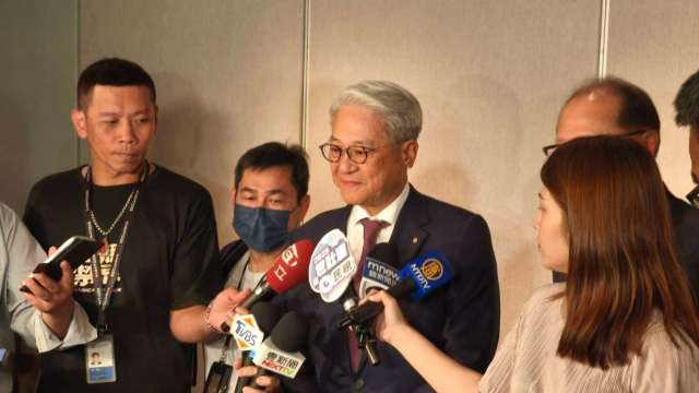 工商協進會理事長吳東亮(中)。(鉅亨網記者黃皓宸攝)
