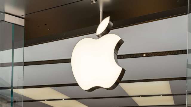 傳蘋果將於2026年發表摺疊 iPhone。(圖:Shutterstock)