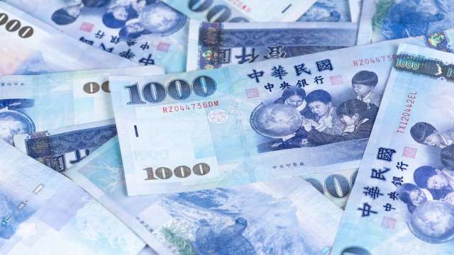 〈台幣〉穩守30關!匯市激情褪去 量縮連2貶收30.295元。(圖:shutterstock)