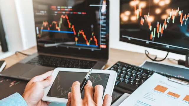 匯率戰趨吉避凶 法人:聚焦新台幣靈活混合型基金。(圖:shutterstock)