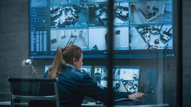 研調:OLED監視器Q1出貨量年增175% 華碩市占升至第二名。(圖:shutterstock)